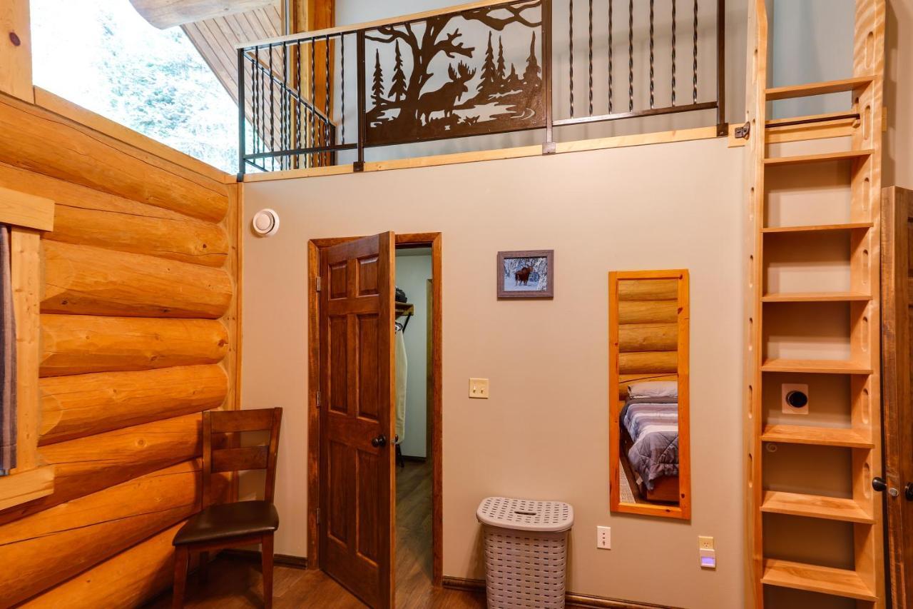 Riverside Log Cabin On-Site Aurora Viewing! North Pole Exterior photo